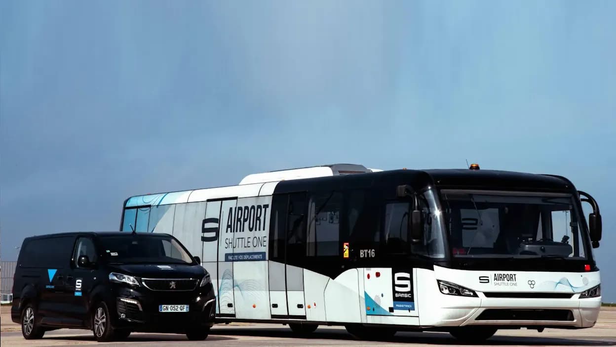 Group Airport Transfers in Los Angeles: When a Shuttle Makes More Sense Than Uber